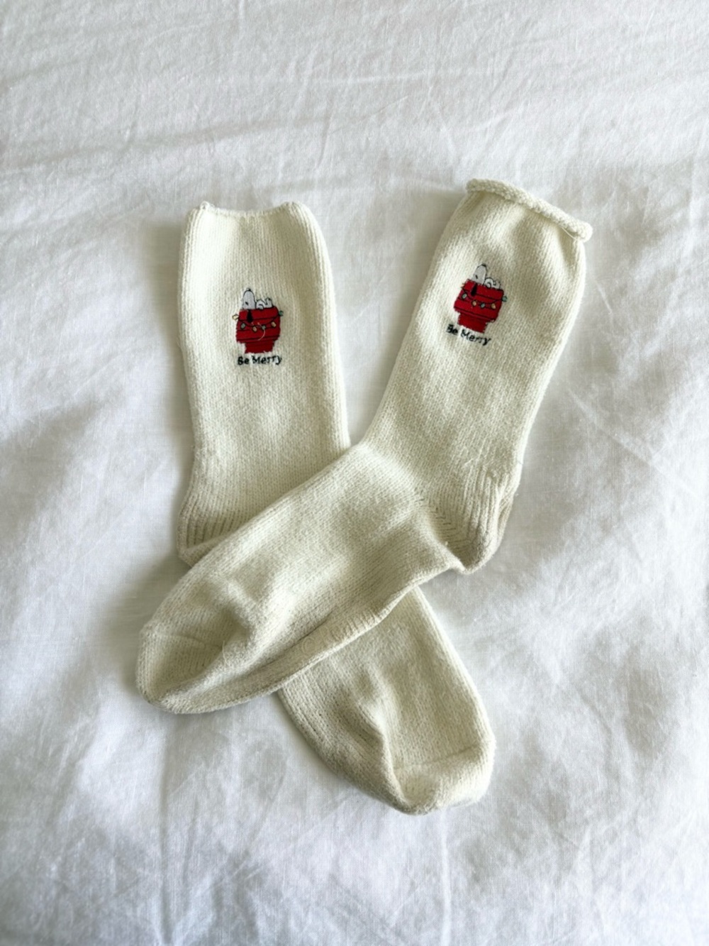 AE Peanuts Snoopy Christmas Socks